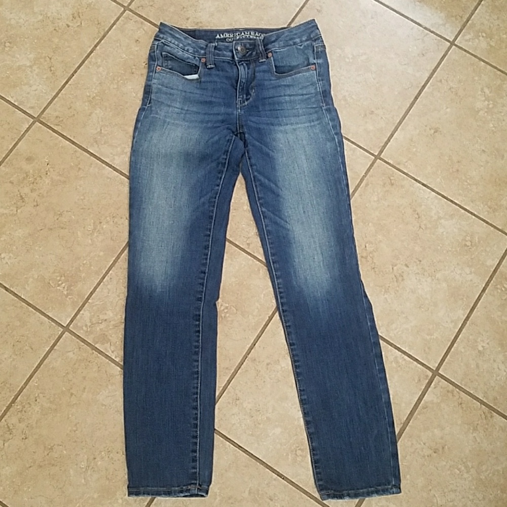 American Eagle Size 2 skinny jeans